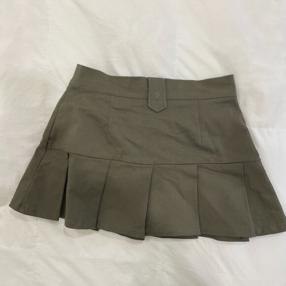 Oak and Fort Low Rise Mini Military Pleated Skirt - Picture 2 of 3
